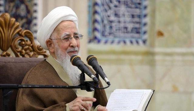 حجاب زن حق الهی است و مربوط به خود، مرد و خانواده نیست