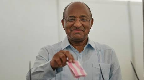 Leader of Tanzanian semi-autonomous region wins re-election