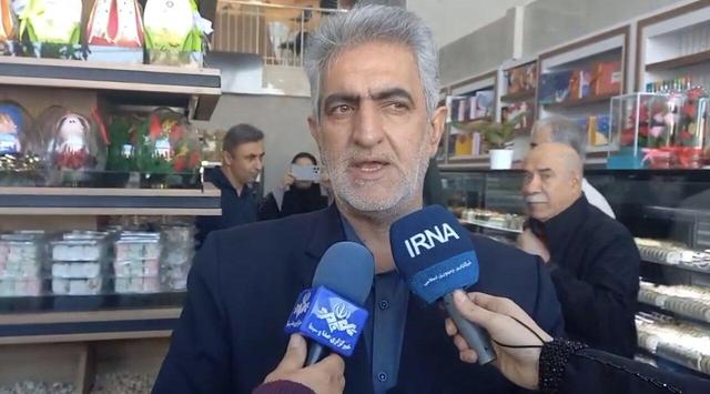 گشت و بازرسی فرماندار گرمسار از واحدهای صنفی مرتبط با شب یلدا